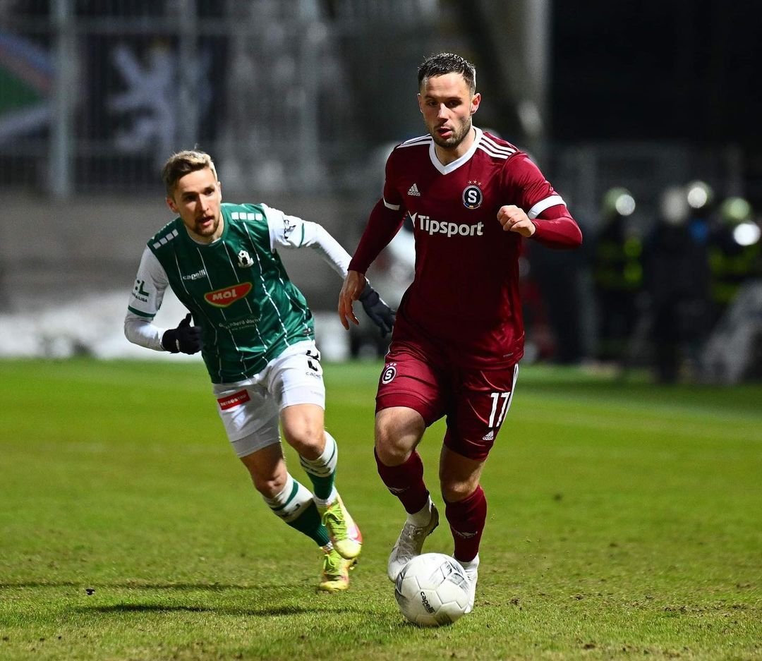 ✍️ REPORTÁŽ | Sparta v Jablonci remizovala 1:1. Na gól domácího Silného odpověděl trefou proti svému bývalému klubu Tomáš Čvančara. Více na webu. #acsparta